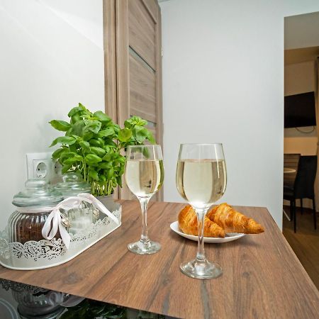 Downhill Apartment On The Groundfloor Каунас Екстериор снимка