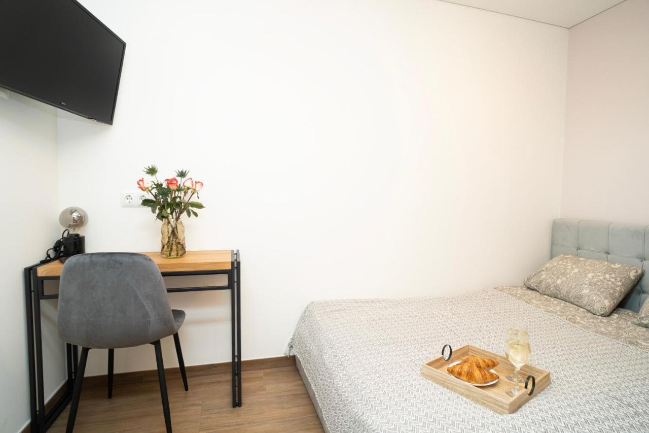 Downhill Apartment On The Groundfloor Каунас Екстериор снимка