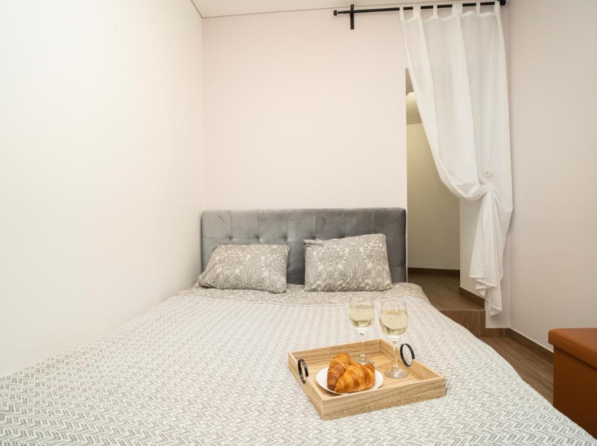 Downhill Apartment On The Groundfloor Каунас Екстериор снимка