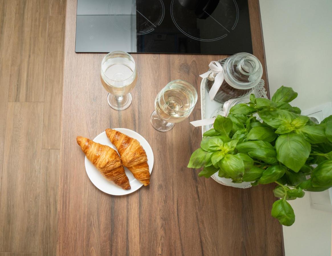 Downhill Apartment On The Groundfloor Каунас Екстериор снимка
