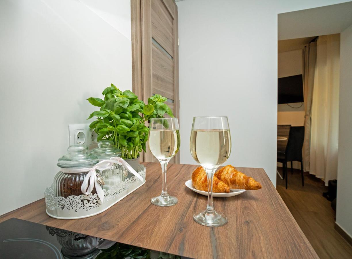 Downhill Apartment On The Groundfloor Каунас Екстериор снимка