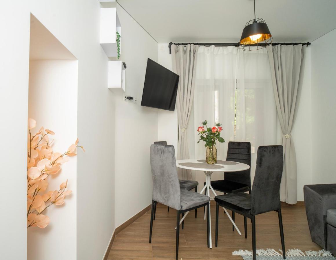 Downhill Apartment On The Groundfloor Каунас Екстериор снимка
